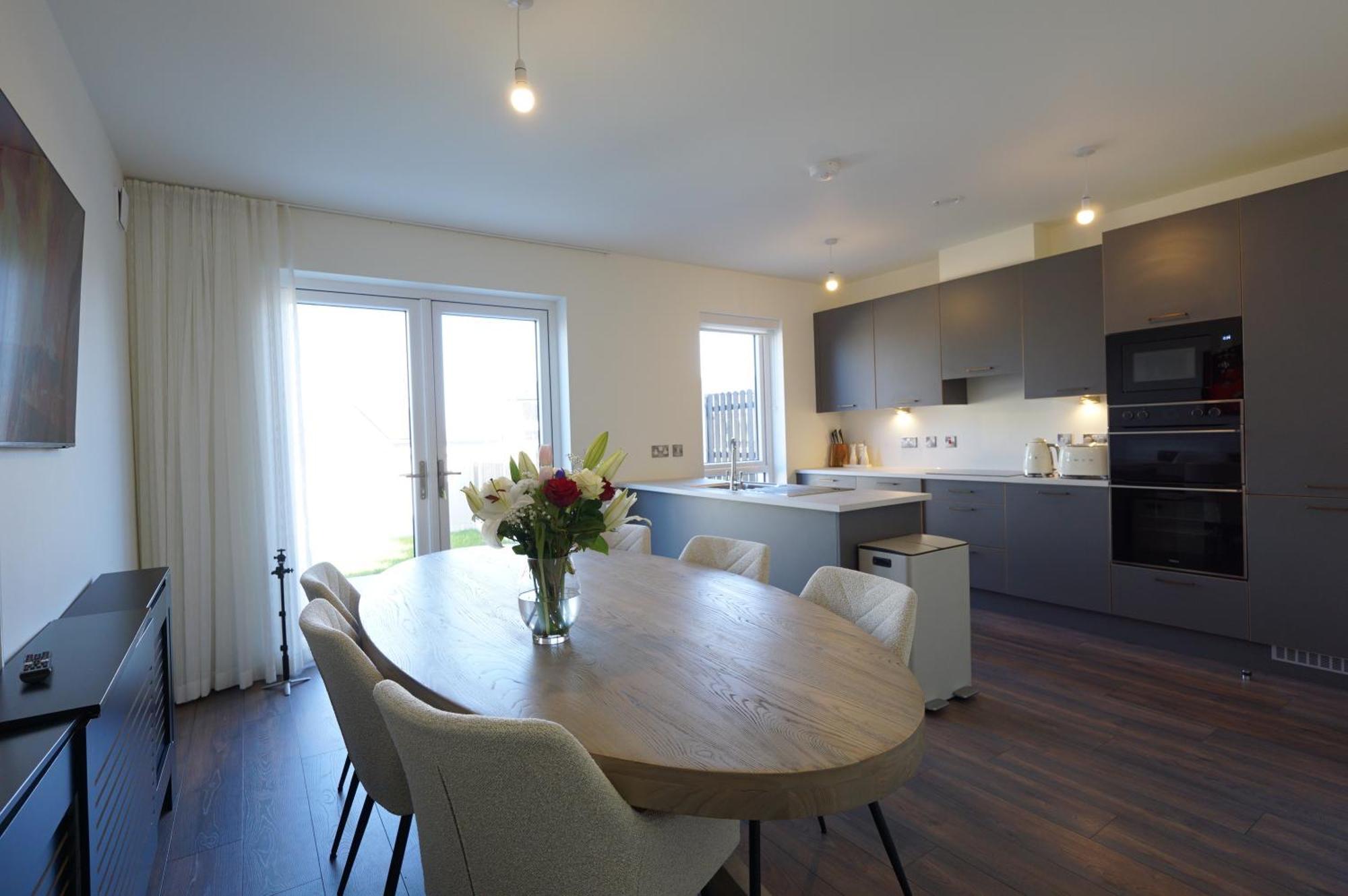 The Dublin Luxe Apartment Newcastle Екстериор снимка